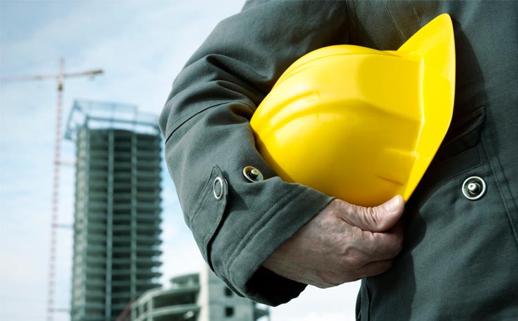 Около 450 тыс. работников строительной отрасли останется без работы в ближайшие месяцы