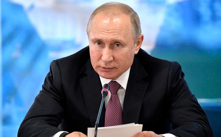 Президент РФ Владимир Путин поручил до 1 июля расширить льготную ипотеку для семей