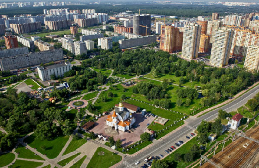 Разница в цене 1 квадратного метра жилья на граничащих территориях Москвы и области – почти в 2 раза