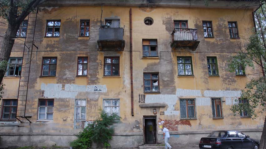 В Мосгордуме предлагают дополнить закон о реновации нормой для жильцов коммунальных квартир и общежитий, подлежащих сносу