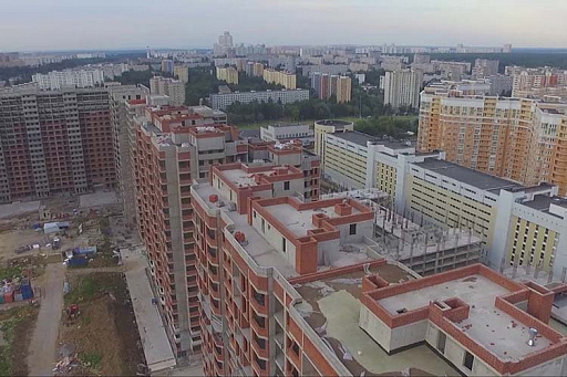 В августе 2018 обещают начать достраивать ЖК "Царицыно". 
